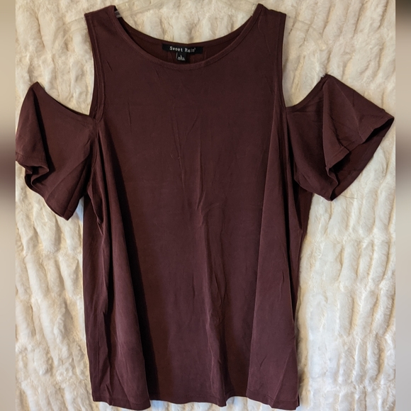 Cold-Shoulder Top - Picture 2 of 7